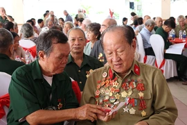 Ban liên lạc VT Hoa vận kỷ niệm 43 năm thống nhất đất nước