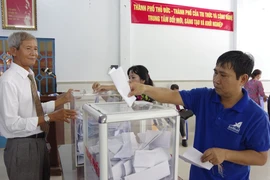 Người dân bỏ phiếu về việc thành lập TP Thủ Đức 