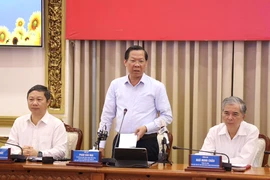 Chủ tịch TP.HCM Phan Văn Mãi: Không để tình trạng thiếu vật tư y tế khiến dân lo lắng