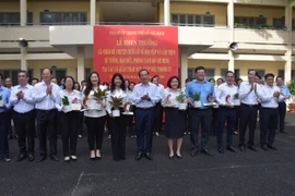 Thành uỷ TP.HCM khen thưởng 7 cá nhân kể chuyện dưới cờ về học tập theo gương Bác 