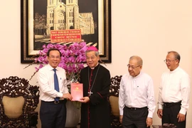 Bí thư Thành ủy TP.HCM chúc mừng Giáng sinh tại Toà Tổng giám mục Tổng Giáo phận TP.HCM