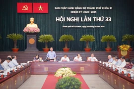 Thành ủy TP.HCM cấm cán bộ đi nước ngoài do doanh nghiệp tổ chức, đài thọ