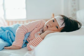 Chăm sóc trẻ bệnh mùa nắng nóng