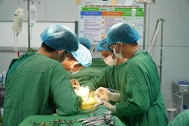 Người chờ ghép tạng xếp hàng dài nhưng nguồn tạng hiến lại rất thấp