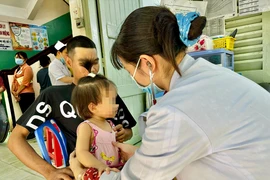 Việt Nam thử nghiệm thành công vaccine phòng bệnh tay chân miệng