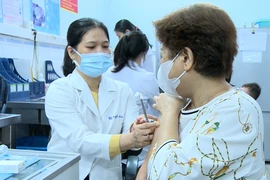 Người dân đổ xô tiêm vaccine ngừa bệnh bạch hầu, chuyên gia khuyên gì? 