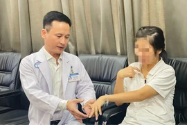 Hơn 10 năm chữa tâm thần phân liệt, không ngờ cô gái mắc căn bệnh hiếm