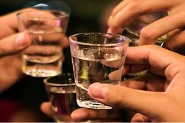 6 người nhập viện cấp cứu, nghi ngộ độc rượu sơ ri