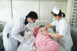 Hơn 600 nhân viên y tế nghỉ việc năm 2024, TP.HCM vẫn thiếu điều dưỡng