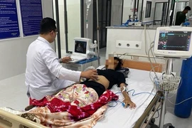 TP.HCM cử bác sĩ giỏi ra Côn Đảo điều trị bệnh nhân chấn thương nặng