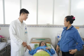Phẫu thuật cấp cứu kịp thời cứu sống cụ bà thủng đại tràng nguy kịch 