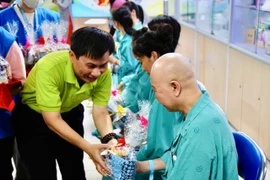 Công tác xã hội trong bệnh viện: Điểm tựa của người bệnh