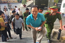 Hoãn xử phúc thẩm vụ 'con ruồi trị giá 500 triệu đồng'
