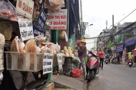 Sắp thu đại trà phí lòng đường, vỉa hè?