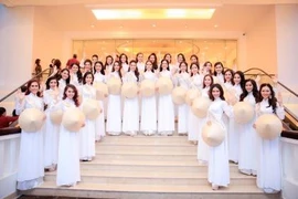 Tìm ra 15 người đẹp vào chung kết hoa hậu bản sắc Việt