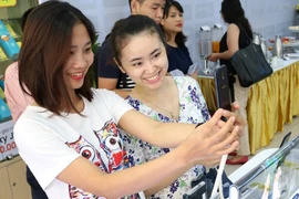 Viettel “bắt tay” Samsung trợ giá Galaxy S8 tới 6 triệu