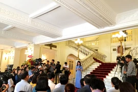 Nhà hát lớn Hà Nội chính thức mở cửa, giá vé 400.000