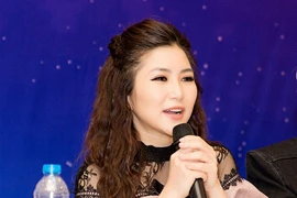 Hương Tràm ngồi ghế nóng với Đức Phúc, Hoàng Thùy Linh