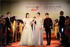 Mỹ nhân điện ảnh nhiều thế hệ lộng lẫy trên thảm đỏ