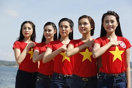 Ra mắt MV ca nhạc khắc họa công nhân vớt rác, bác sĩ...