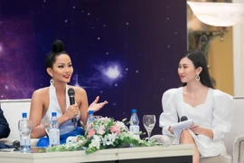 Hoa hậu H’Hen Nie tự tin nói thời trang mình quá tệ