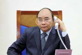 Việt Nam hỗ trợ Lào, Campuchia thiết bị y tế chống dịch 