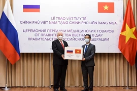 Việt Nam tặng 150.000 khẩu trang giúp Nga phòng chống COVID-19