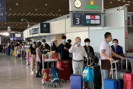 Đưa hơn 280 người Việt Nam từ Pháp và các nước lân cận về nước
