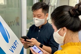Nhận nhiều ưu đãi khi cài 'khẩu trang điện tử' Bluezone 