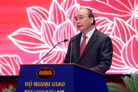 Thủ tướng: Phải đặt lợi ích quốc gia, dân tộc lên trên hết