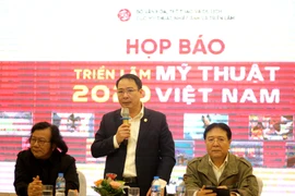 Tranh dự triển lãm toàn quốc bị xước: ‘Chúng tôi rất đau xót’