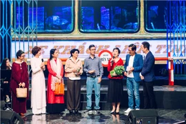 NSND Trọng Trinh, ca sĩ Phương Thanh kể chuyện quê ra phố