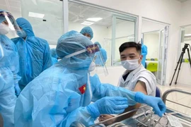 Việt Nam nói về hộ chiếu vaccine và cách ly người nhập cảnh