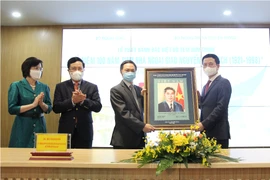 Phát hành bộ tem đặc biệt về Nhà ngoại giao Nguyễn Cơ Thạch