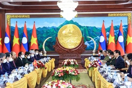Không ngừng củng cố và vun đắp tình hữu nghị Việt - Lào