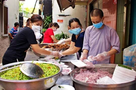 Vận động các chùa, cơ sở tự viện làm điểm cách ly đón người dân về quê