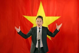 Ca sĩ Tùng Dương tung MV hát Quốc ca nhân ngày Giải phóng Thủ đô 10-10
