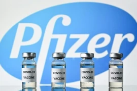 Gần 2 triệu liều vaccine Pfizer về đến Việt Nam 