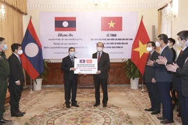 Việt Nam hỗ trợ Lào ứng phó với đợt dịch COVID -19 mới