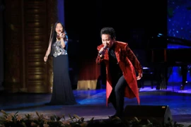 Ca sĩ Thanh Lam - Tùng Dương song ca trong 'Hà Nội phố 2'