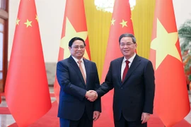 Thủ tướng hai nước Việt - Trung chứng kiến lễ ký 6 văn kiện hợp tác