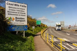 Phát hiện 3 người được cho là công dân Việt Nam trong xe container đông lạnh ở Ireland