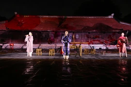 Tour đêm Văn Miếu-Quốc Tử Giám: Nhạc cụ dân tộc kết hợp với công nghệ 3D mapping