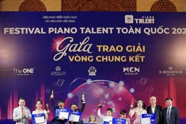 8 thí sinh giành chiến thắng tại cuộc thi Piano mở rộng toàn quốc