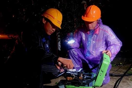 Còn 3275 trạm thu phát sóng di động chưa khôi phục được sau bão số 3