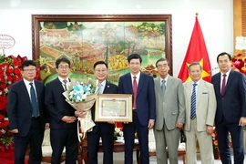 Đại sứ Du lịch Việt Nam tại Hàn Quốc Lý Xương Căn được tặng Bằng khen