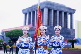 Những ‘bóng hồng’ ở Quảng trường Ba Đình chuẩn bị cho Tổng hợp luyện diễu binh