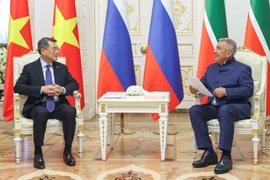 Thủ tướng Lê Minh Hưng gặp Người đứng đầu Cộng hòa Tatarstan