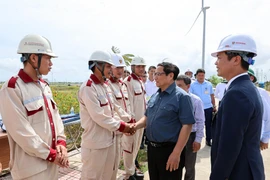 Thủ tướng: Cần tính toán, đàm phán lại giá điện gió, điện mặt trời