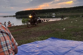 Khách du lịch 'bụi' bị trấn lột ở hồ Trị An - Bài 2: 'Không đóng tiền, coi có yên được không?'